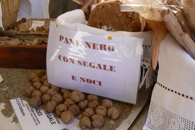 Lo pan ner : le pain noir dans les villages – Les fours communaux se rallument les 17 et 18 octobre 2026, avec une fête finale à Morgex