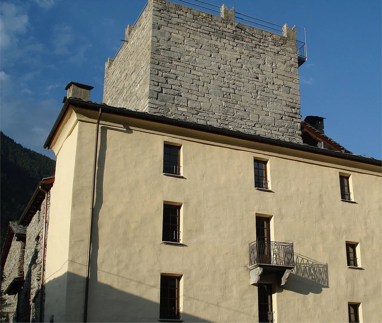 La Tour de l'Archet – Une tour de l'an mil devenue maison des livres et de la bande dessinée