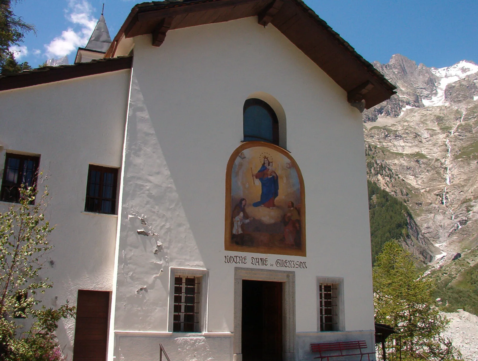 Notre-Dame-de-la-Guérison – Le sanctuaire du Val Veny, au pied du Mont Chétif, le plus visité de la vallée