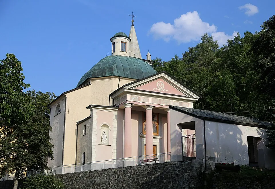 Notre-Dame-de-Tout-Pouvoir – Le sanctuaire de Plout, à Saint-Marcel, vénéré depuis le XIVe siècle