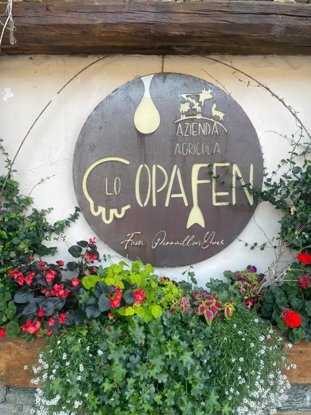 The Azienda Agricola Lo Copafen sign