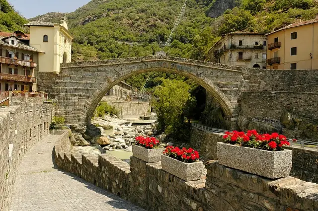 Le pont romain de Pont-Saint-Martin