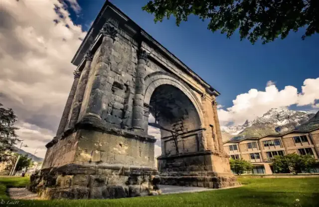 L'Arc d'Auguste