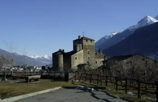 Sarriod de la Tour Castle