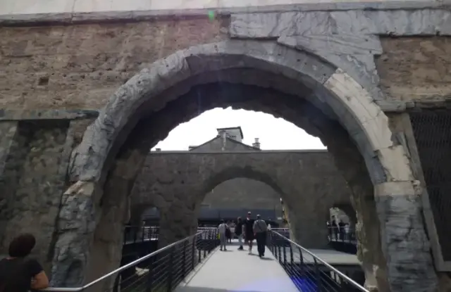 The Roman gates of Aosta – photo 3