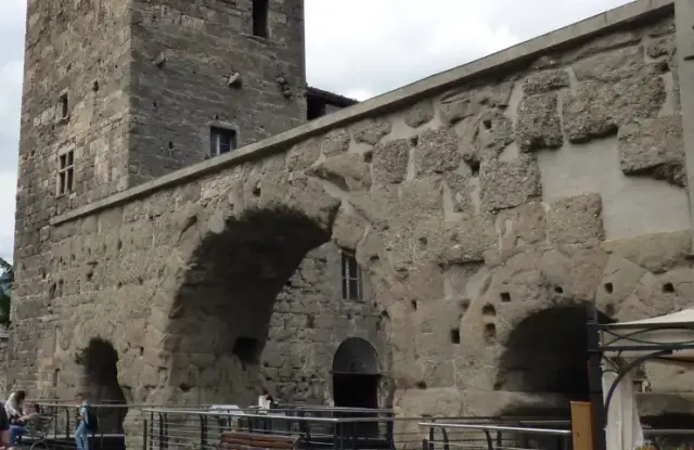 The Roman gates of Aosta – photo 2